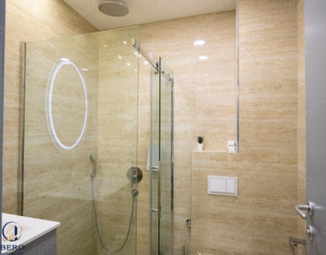 Bad mit Dusche - Neue und ideal aufgeteilte Single- oder Starterwohnung mit sonnigem Balkon